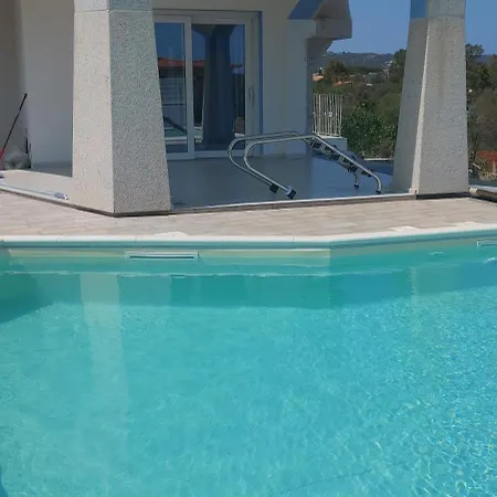 Villa Con Piscina Vista Mare